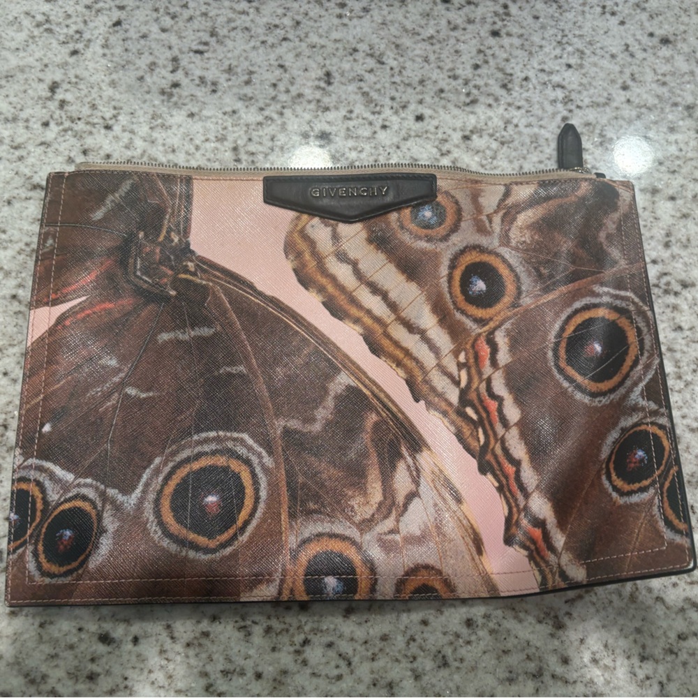 Givenchy Large Antigona Leather Pouch
